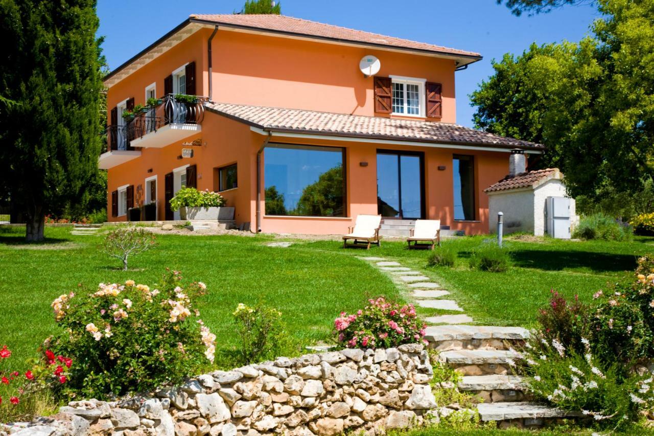 Bellafiora Affittacamere Озимо Экстерьер фото